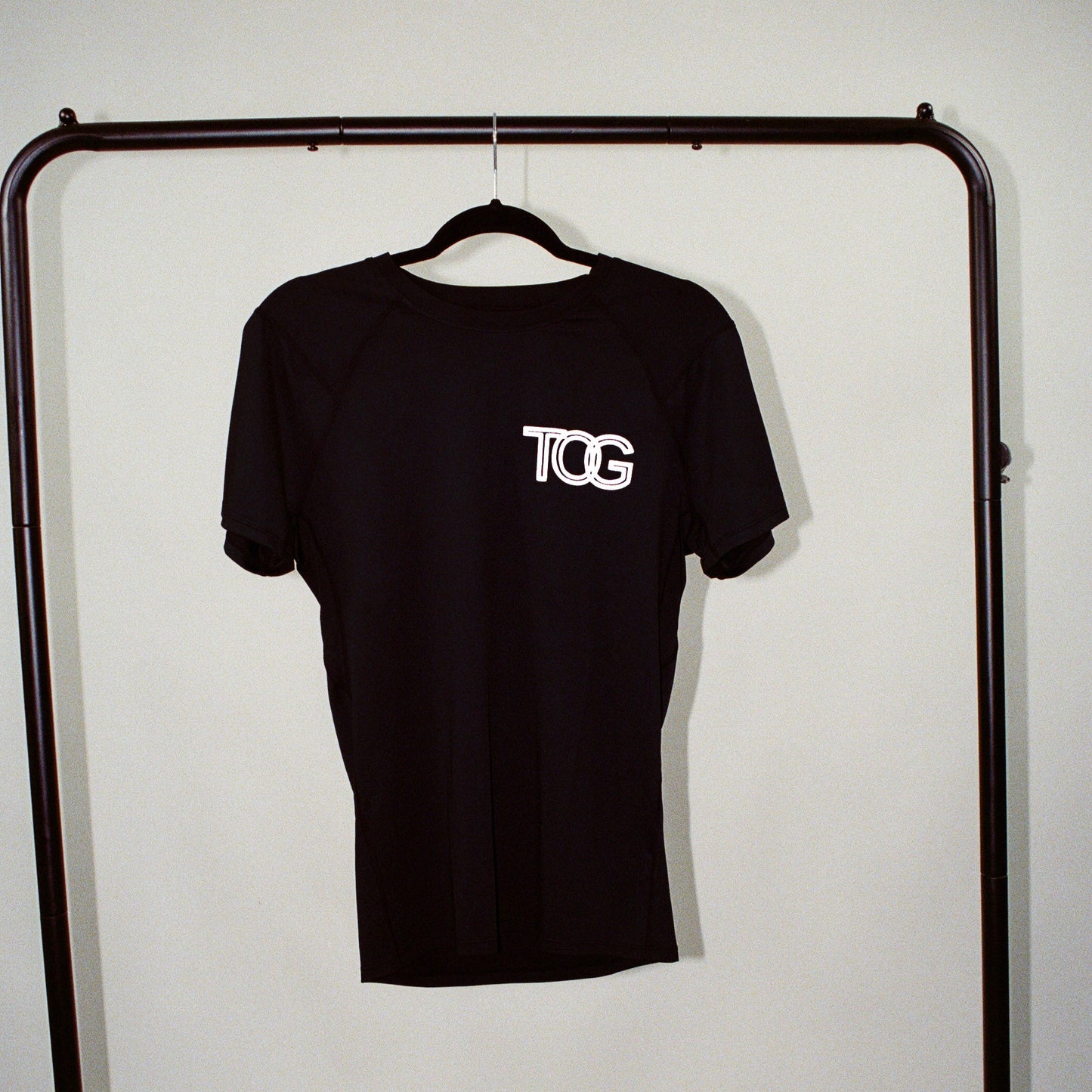 Short sleeve compression